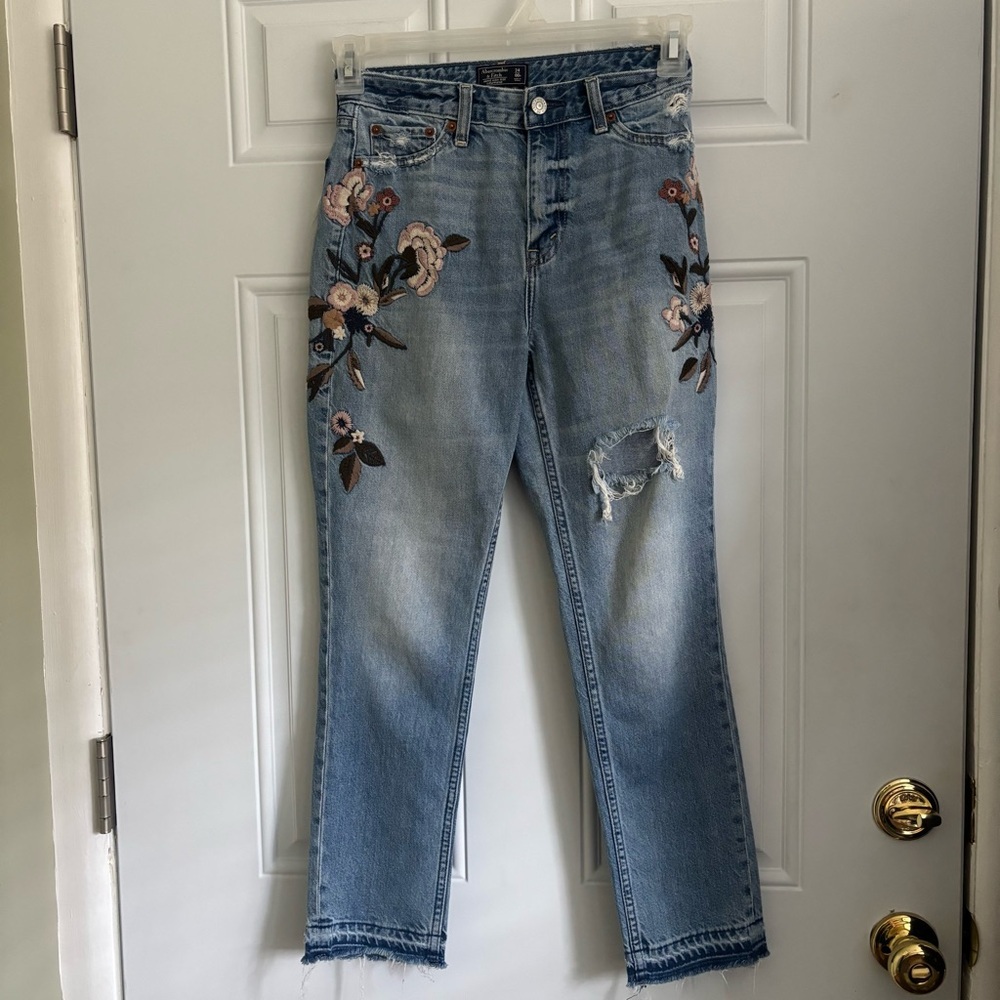 Abercrombie & Fitch Annie High Rise Embroidered Girlfriend Jeans, Size 00